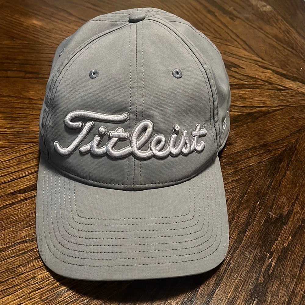 Titleist FootJoy ProV1 golf hat
